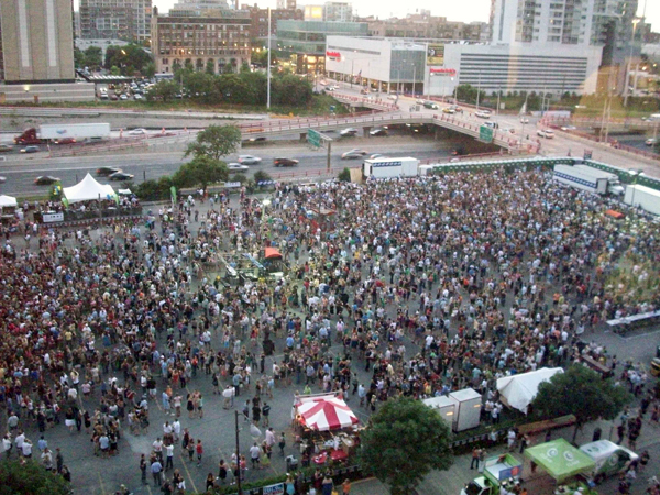image of 2010 old st pats worlds largest block party crowd