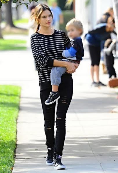 Alessandra Ambrosio wearing Frame Denim Le Color Ripped Jean
