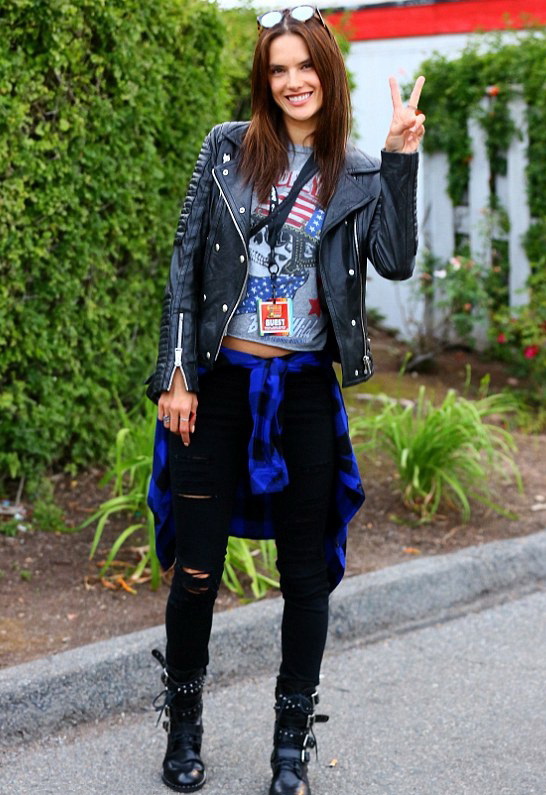 Alessandra Ambrosio wearing Frame Denim Le Color Ripped Jean