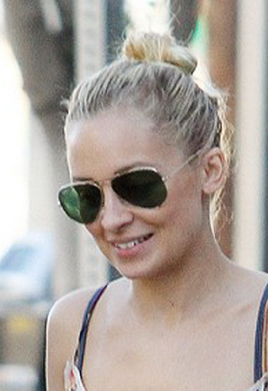 Nicole Richie in Ray-Ban